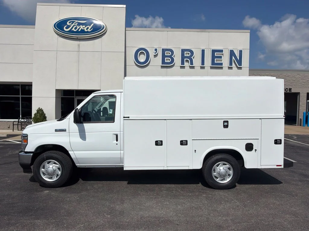 New 2027 Oxford White Ford E-350 SRW image 2
