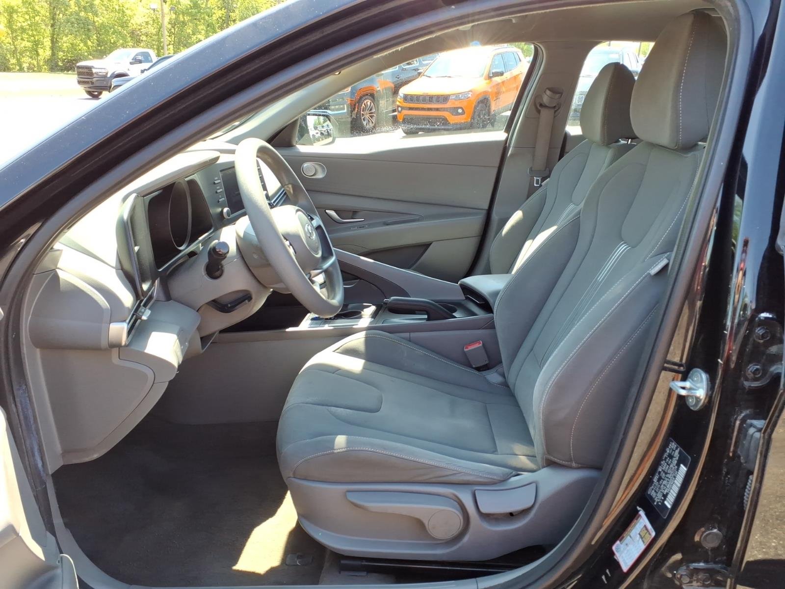 Used 2023 BLACK Hyundai SEL image 13