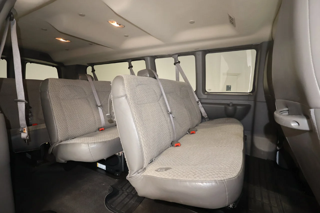 2025 GMC Savana Passenger LT - Photo 18