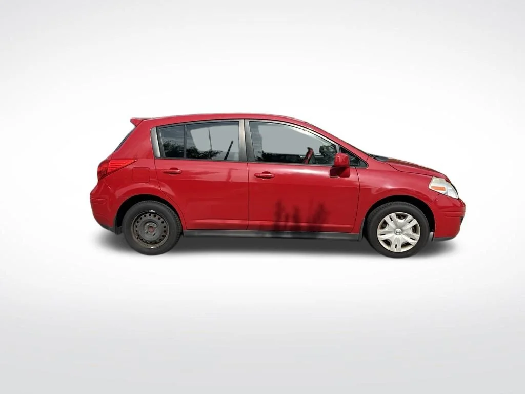 Used 2011 Red Nissan 1.8 S image 4