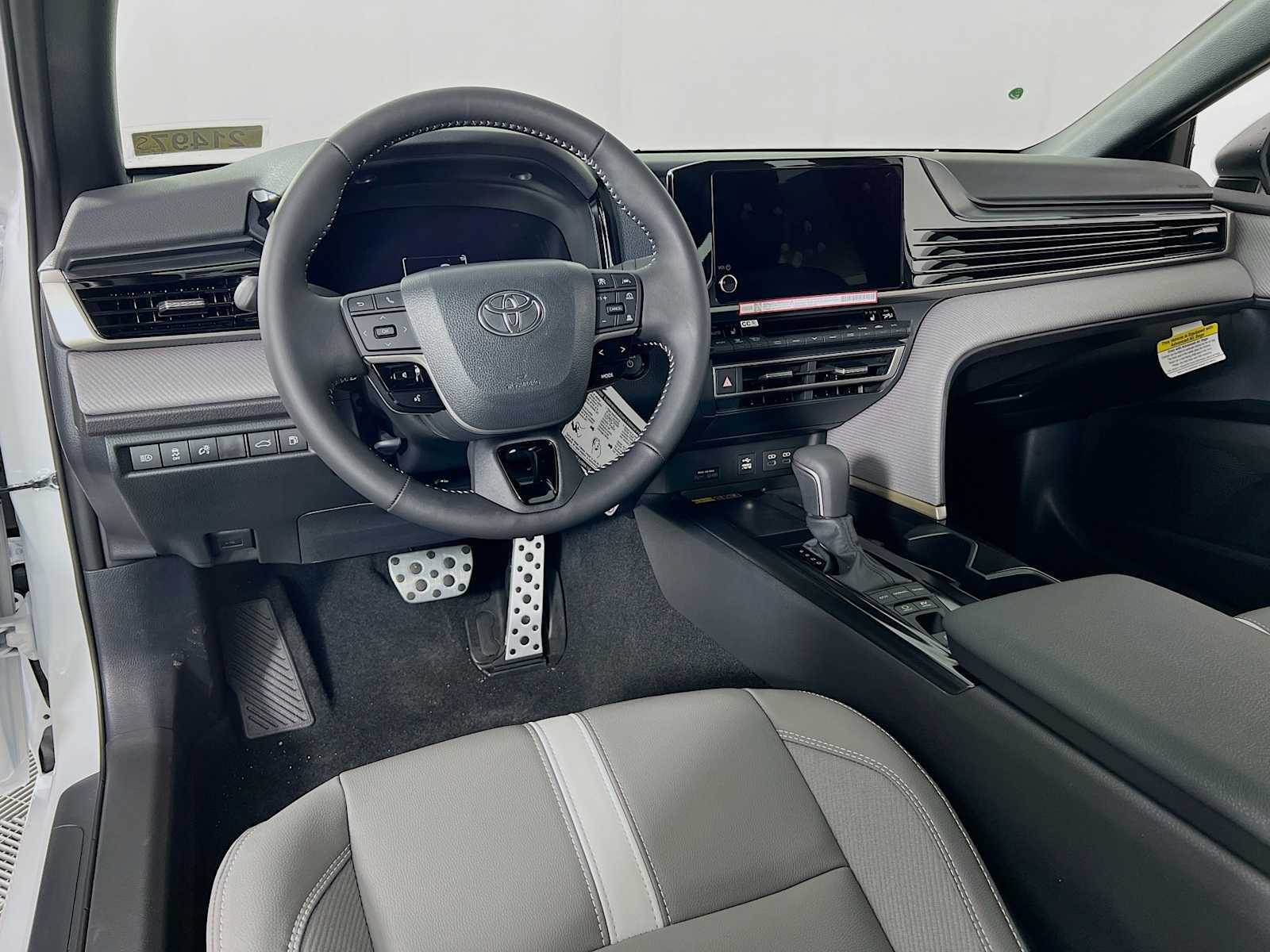 New 2026 Ice Cap Toyota SE image 7