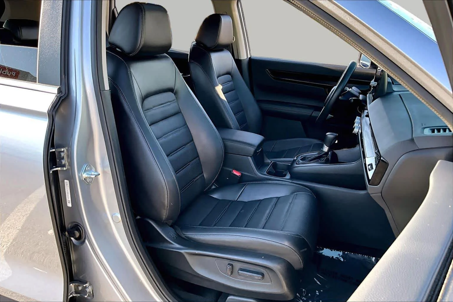 Used 2024 Lunar Silver Metallic Honda EX-L image 9