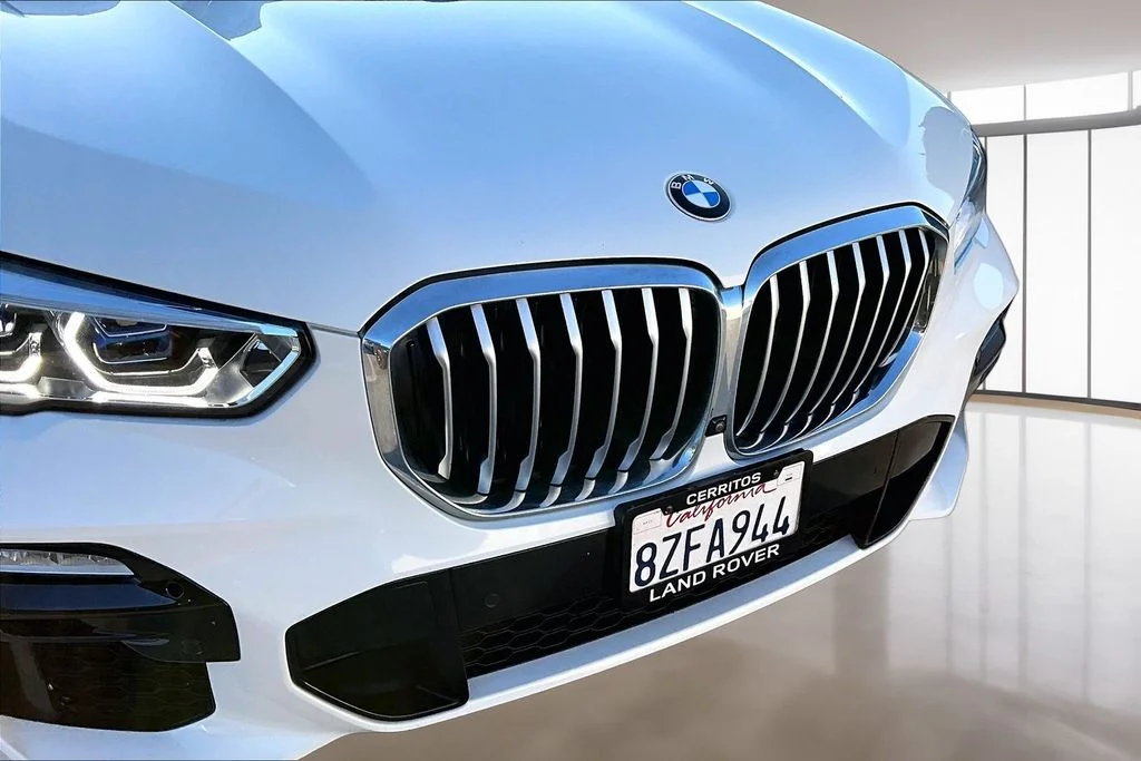 Used 2021 White BMW xDrive40i image 31