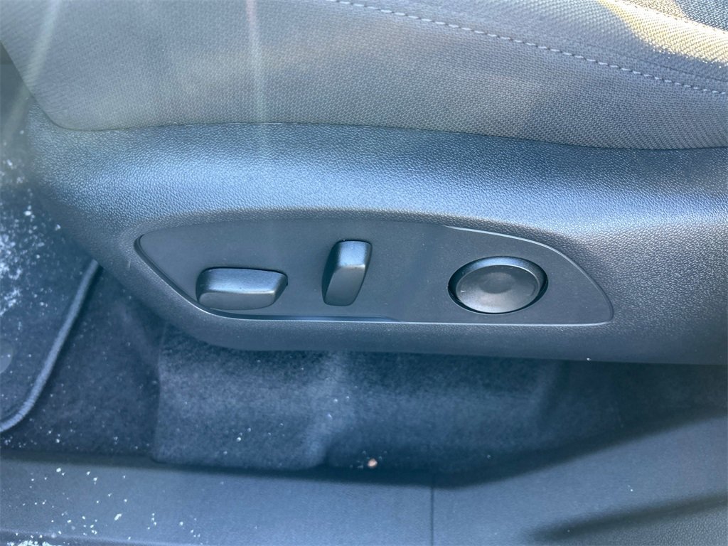 2026 GMC ACADIA - Image 16