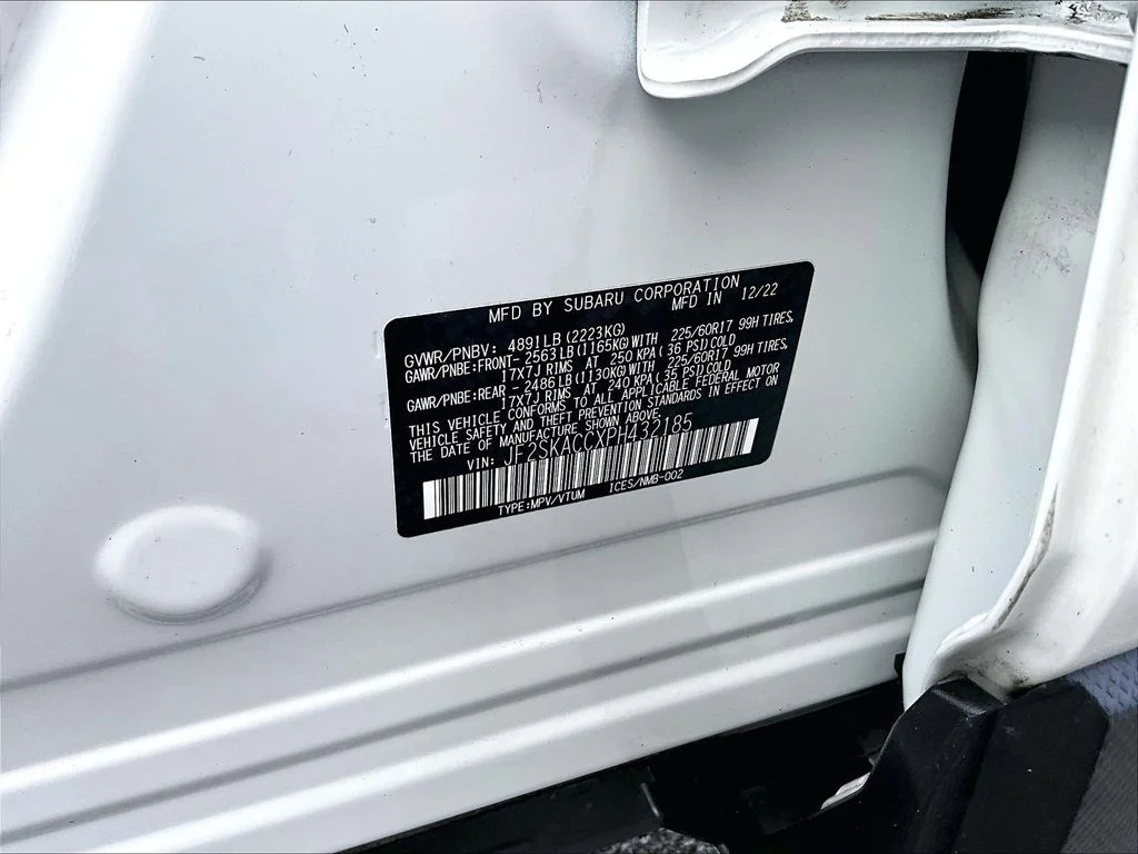 Used 2023 White Subaru Base image 36
