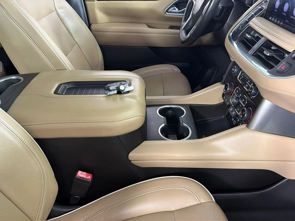 Used 2021 IRIDESCENT PEARL TRICOAT Chevrolet Premier image 39