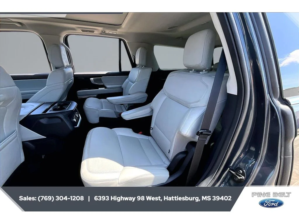Used 2025 Stone Blue Metallic Ford Platinum image 19