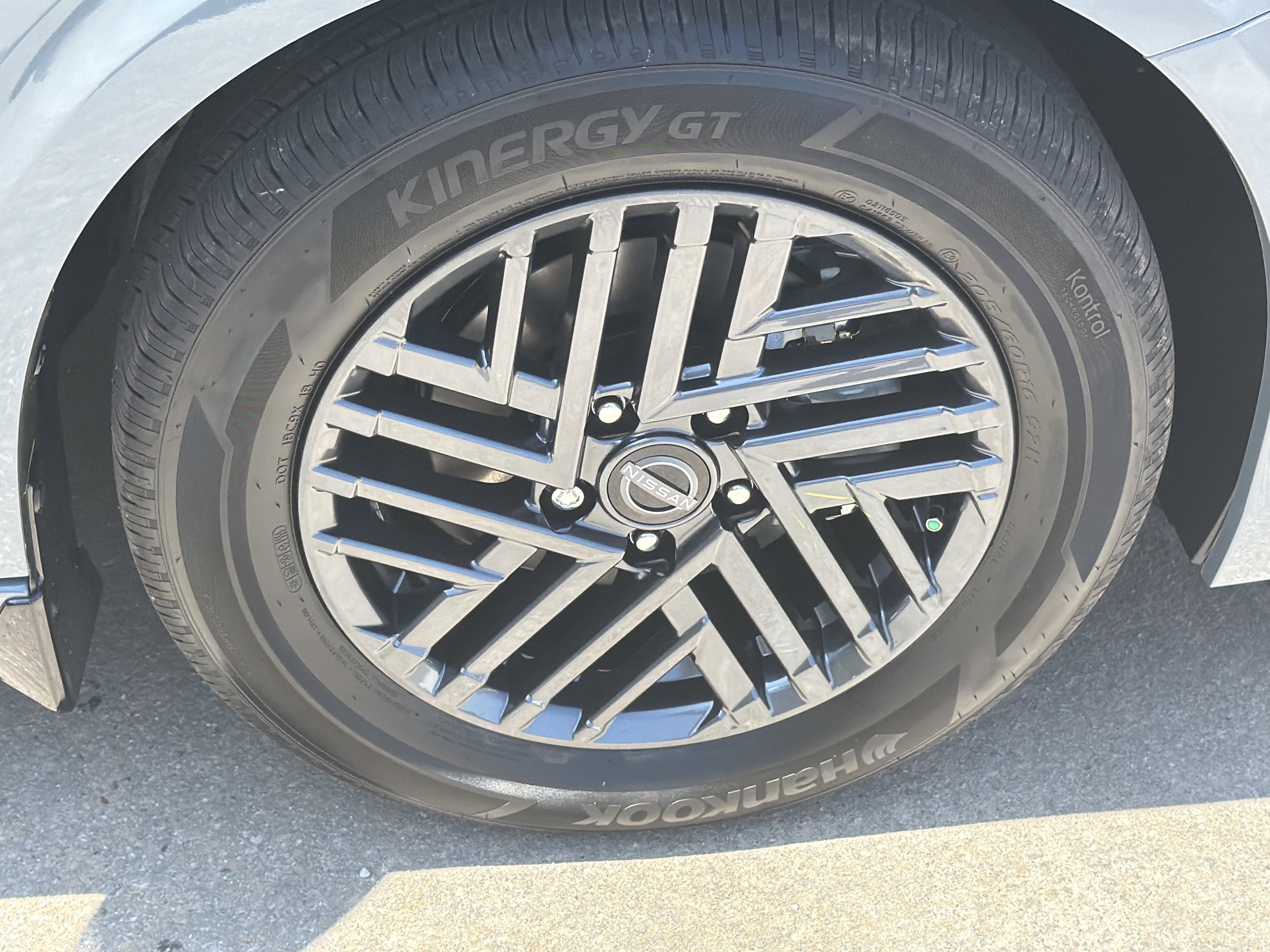 New 2026 Atlantic Gray Metallic Nissan SV image 13