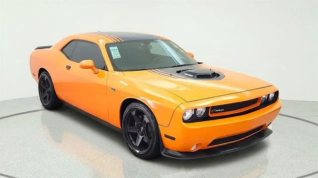 Used 2014 Orange Dodge R/T Shaker image 26