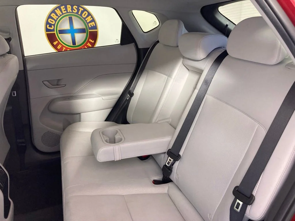 Used 2025 Red Hyundai SEL image 18