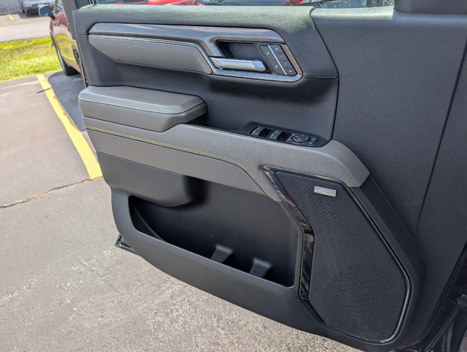 Used 2023 Black Chevrolet ZR2 image 13