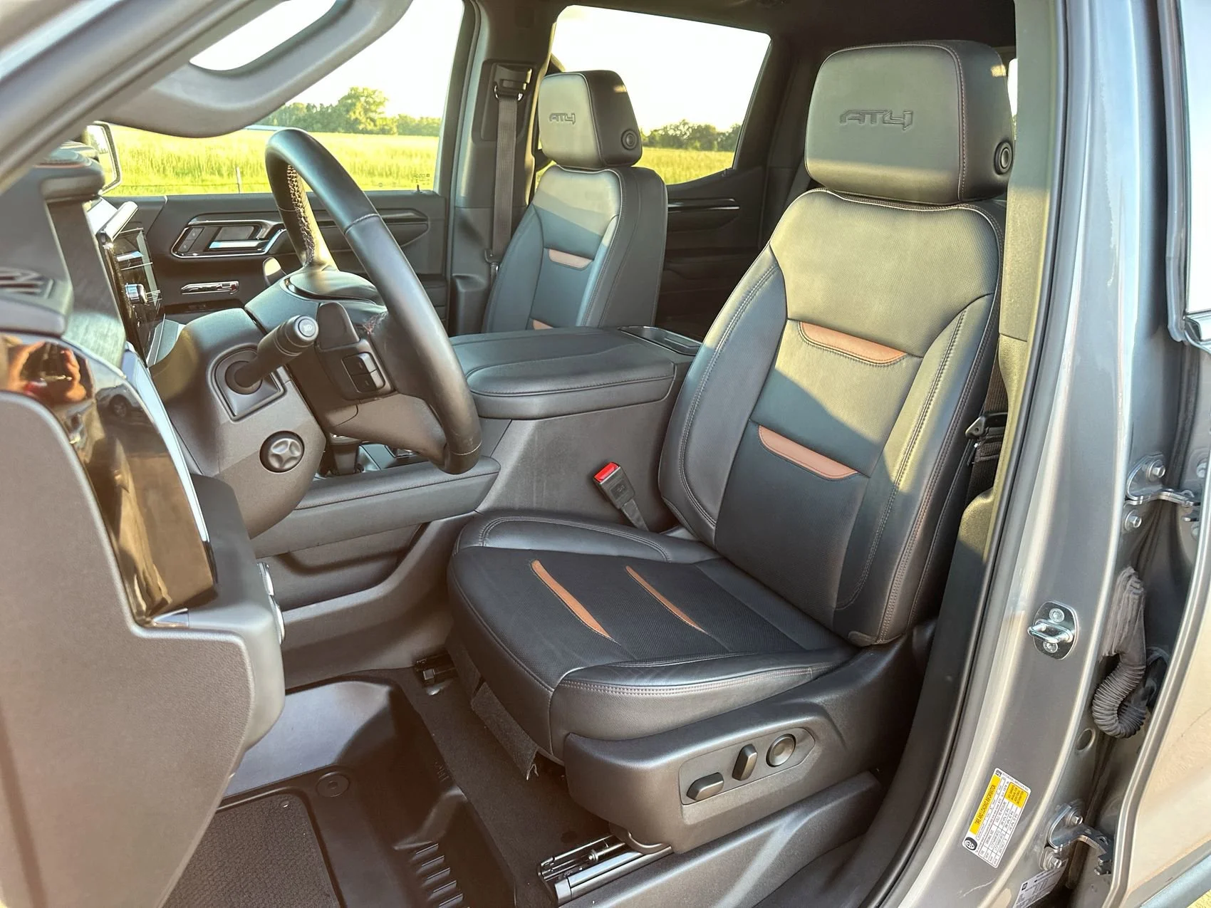2024 GMC Sierra 1500 AT4 - Photo 10