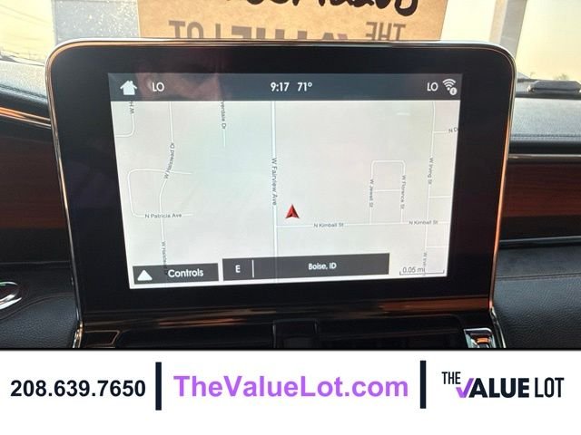 Used 2018 White Lincoln Reserve image 18