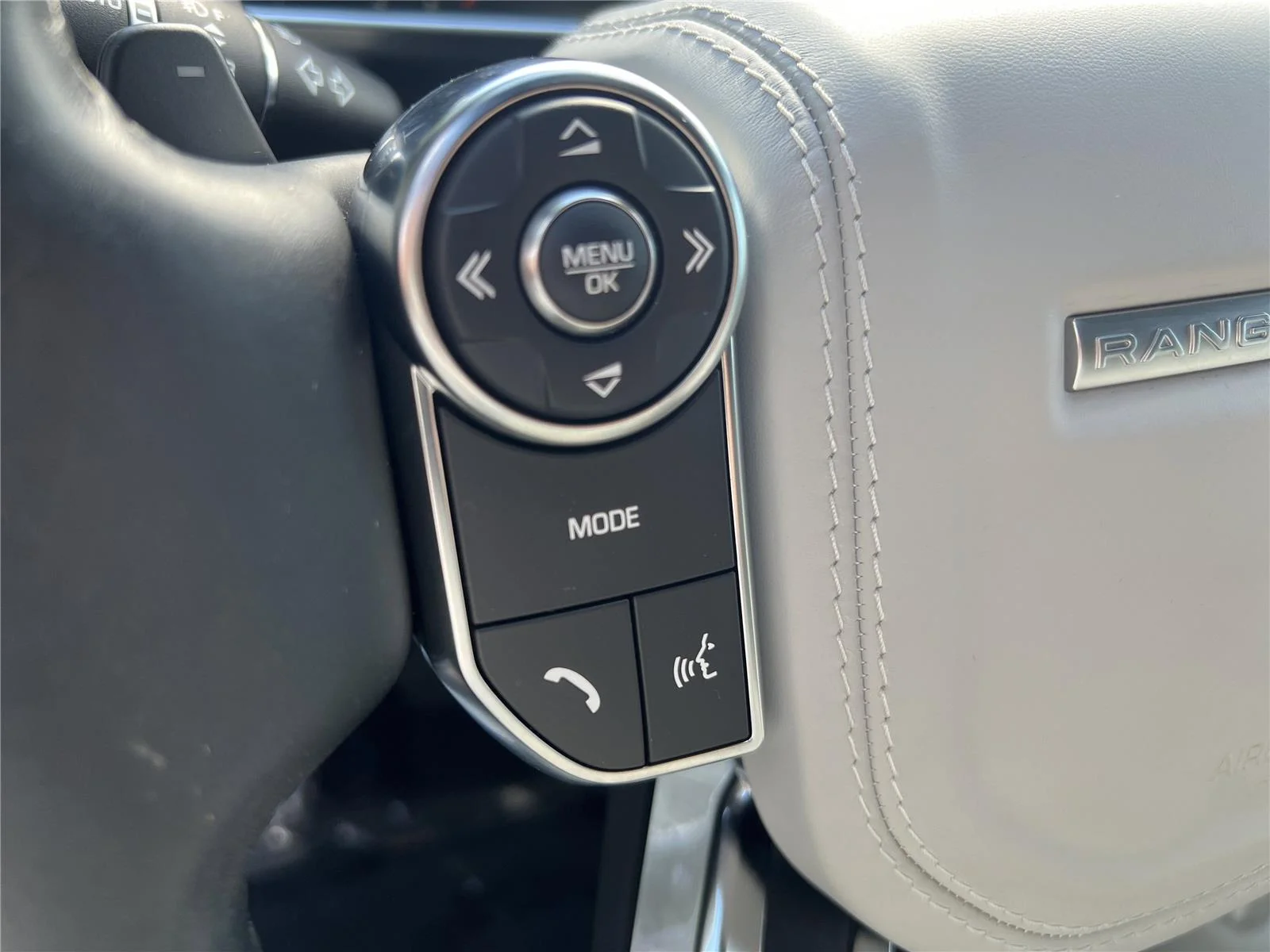 Used 2016 Indus Silver Land Rover Diesel HSE image 12