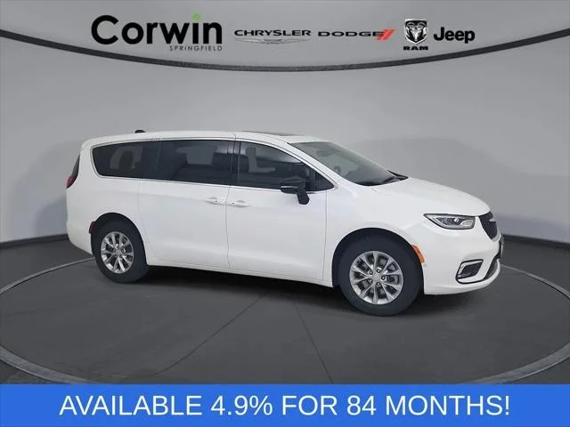 2026 Chrysler Pacifica Limited AWD's photo