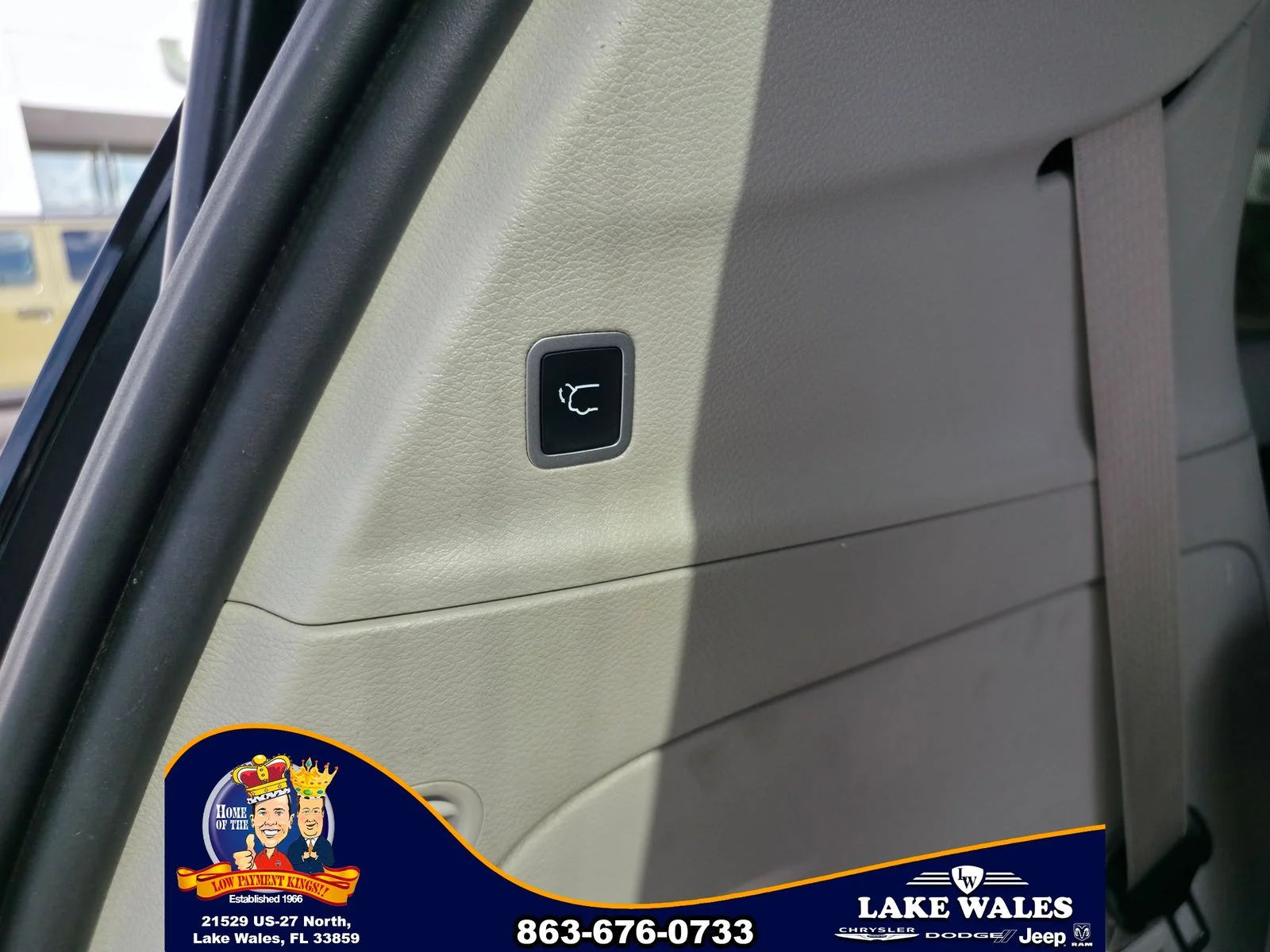 Used 2020 Gray Chrysler Limited image 7