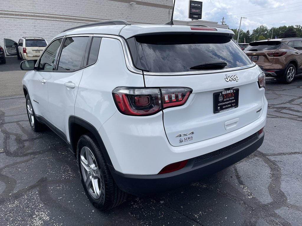 Used 2024 Bright White Clearcoat Jeep Latitude image 11