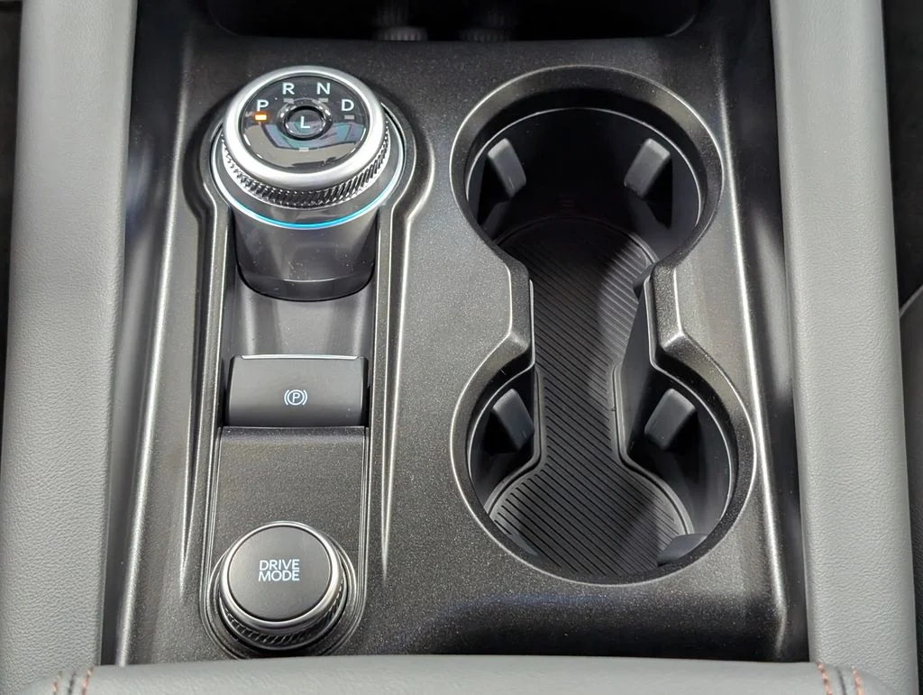 New 2026 Star White Metallic Tri-Coat Ford Active image 6