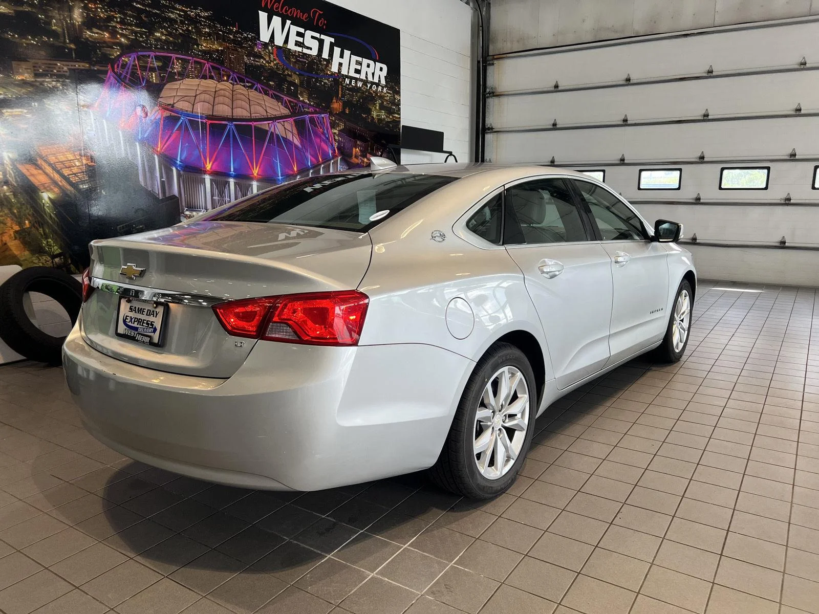 Used 2018 SILVER ICE METALLIC Chevrolet LT image 10
