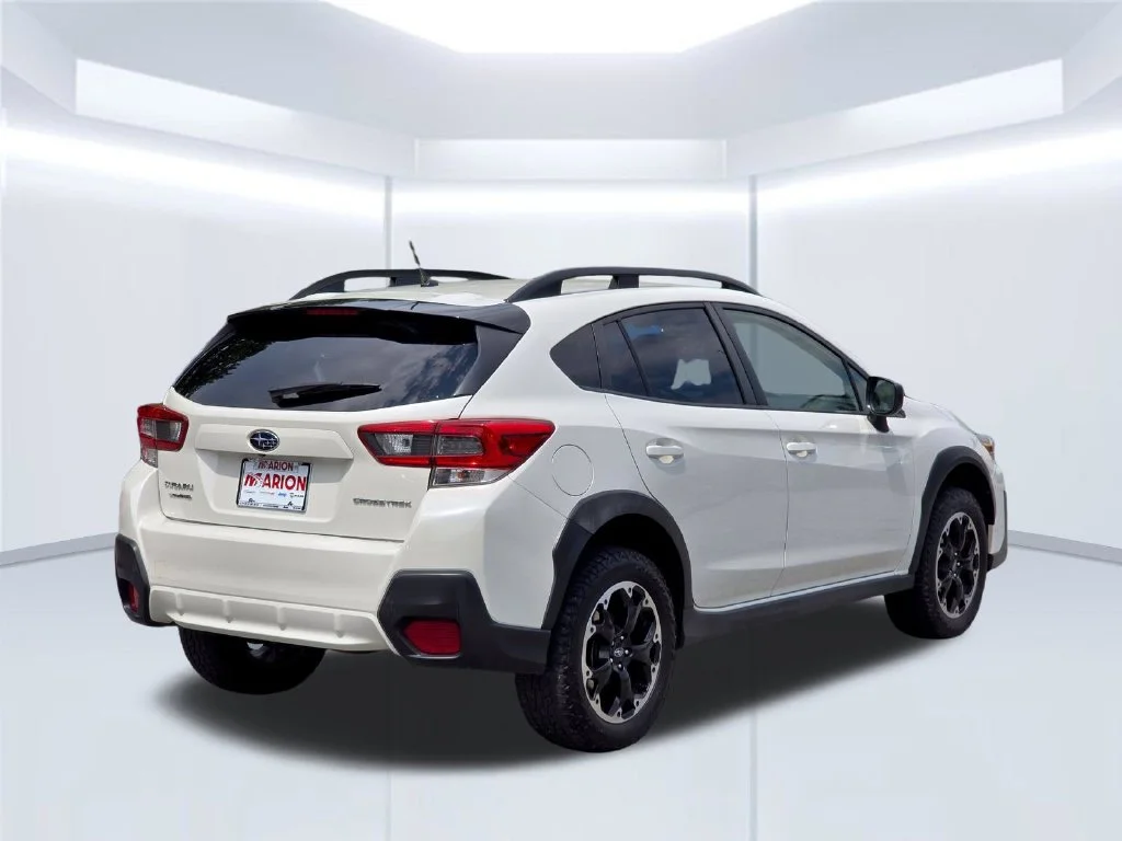Used 2021 White Subaru Base image 18