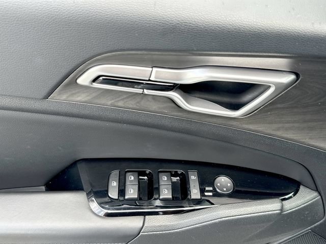 Used 2024 White Kia X-Line image 13