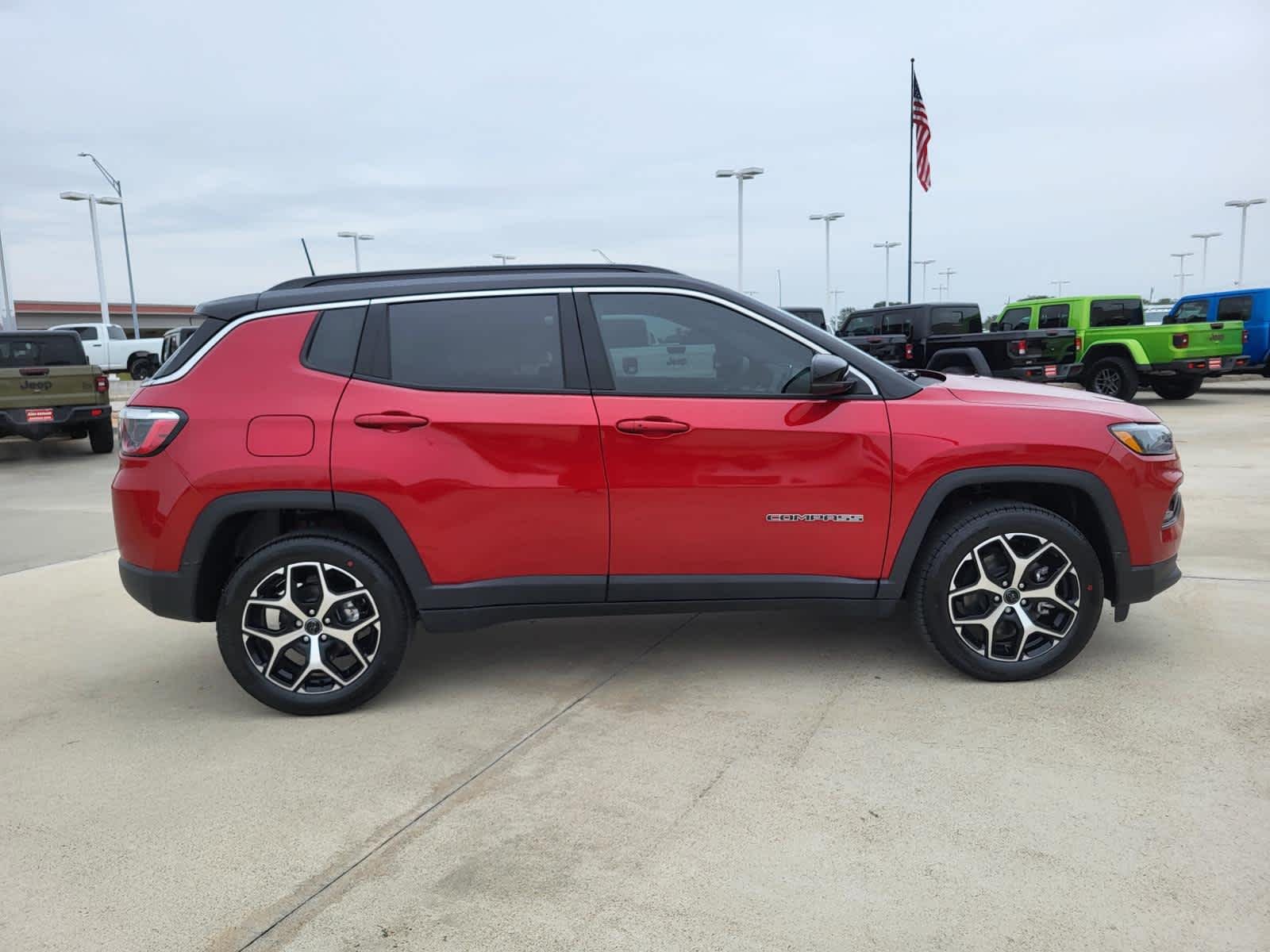 New 2026 Red Hot Pearl-Coat Exterior Paint Jeep Limited image 6