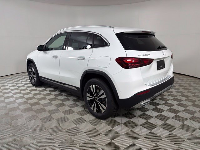 New 2026 Polar White Mercedes-Benz GLA 250 image 20