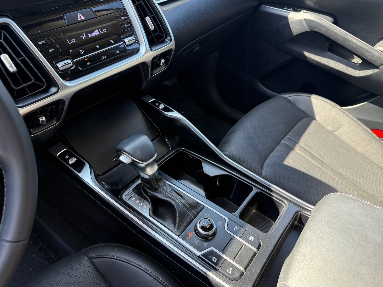 Used 2022 Wolf Gray Kia S image 13