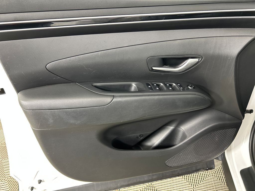 Used 2024 White Hyundai SEL image 11