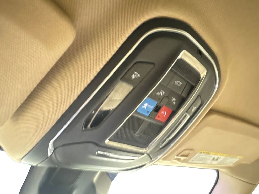 Used 2022 Silver Jeep Limited image 81