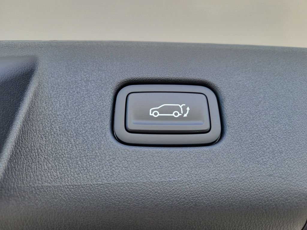 New 2027 Snow White Pearl Kia EX image 15