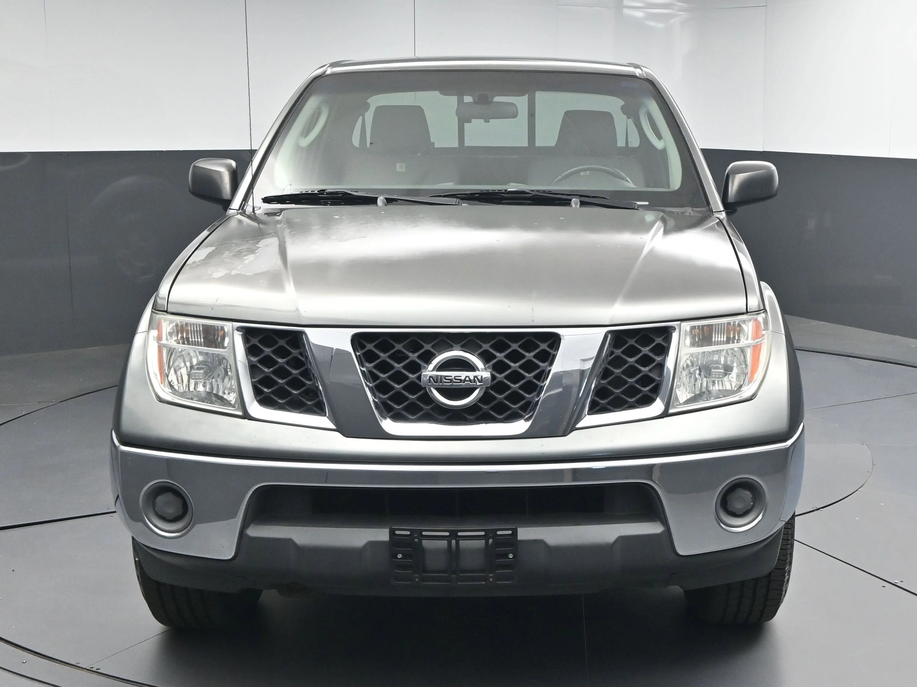 Used 2007 Storm Gray Nissan SE image 2