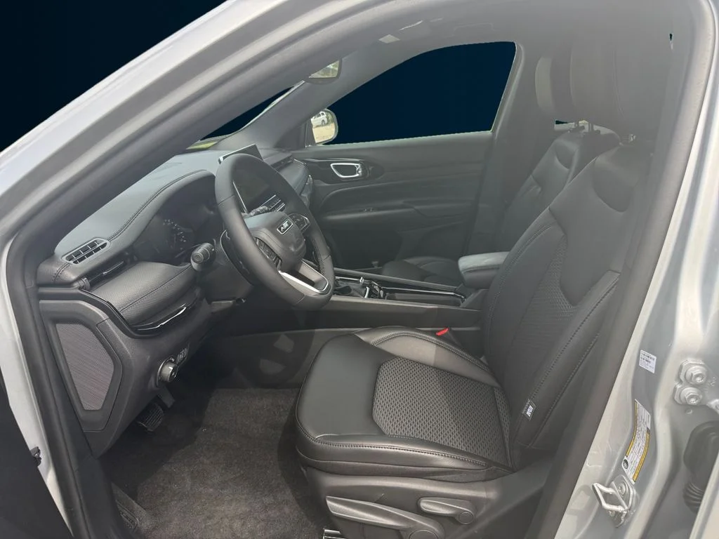 New 2026 Silver Jeep Latitude image 10
