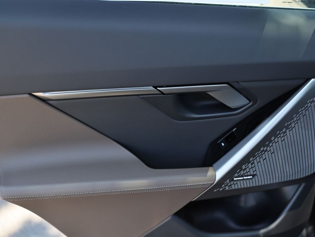 New 2027 Dark Graphite Metallic BMW 530i image 22