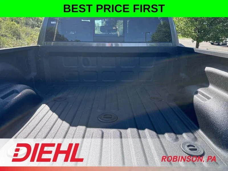 New 2026 Granite Crystal Metallic Clear-Coat Exterior Paint RAM Laramie image 12