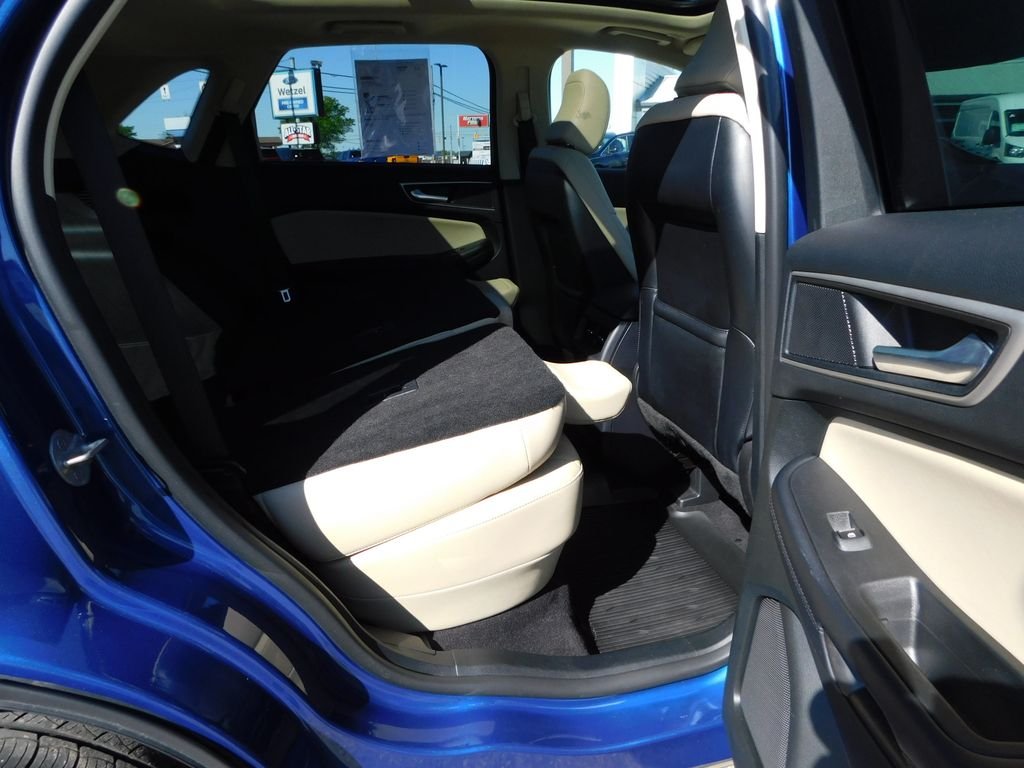 Used 2023 Blue Ford SEL image 30