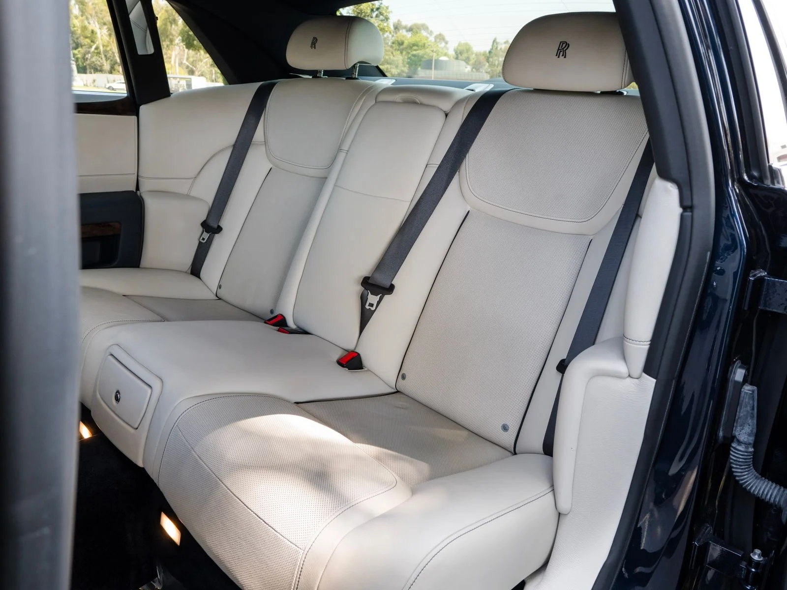 Certified Used 2016 Midnight Sapphire Rolls-Royce  image 7