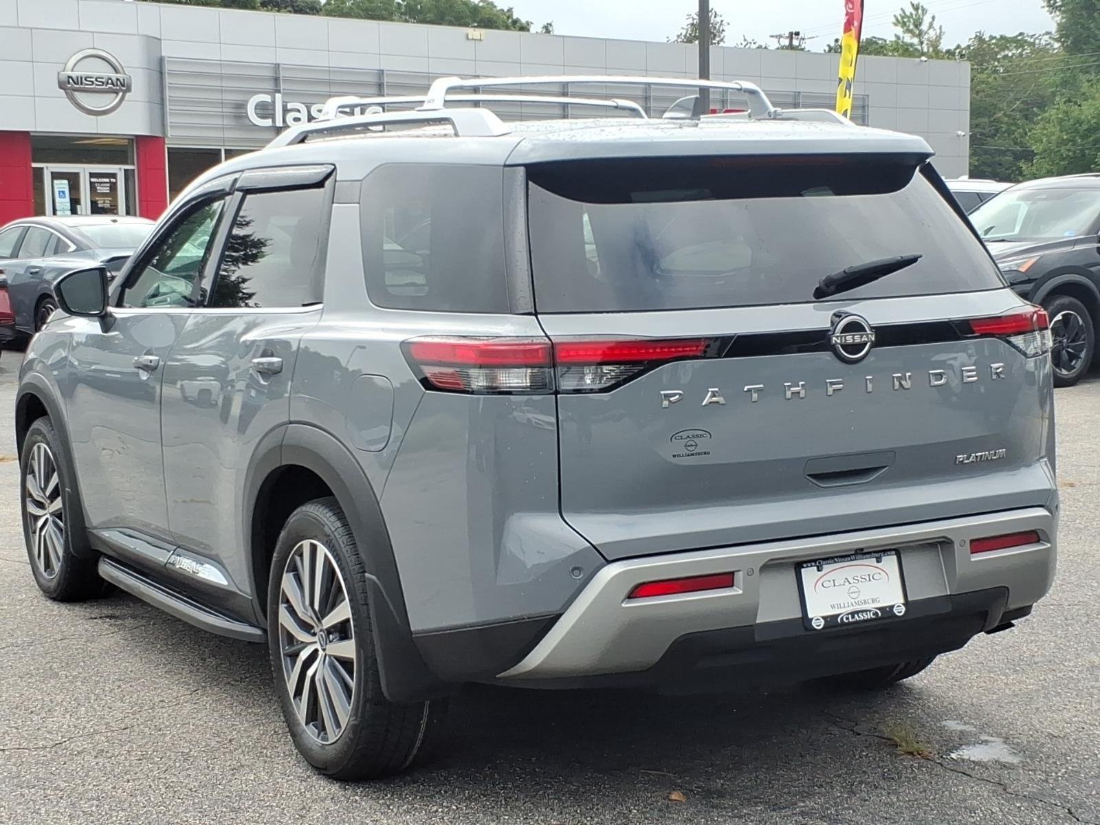 Used 2022 Boulder Gray Pearl Nissan Platinum image 9