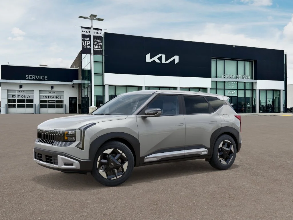 New 2027 Ivory Silver Kia S image 3