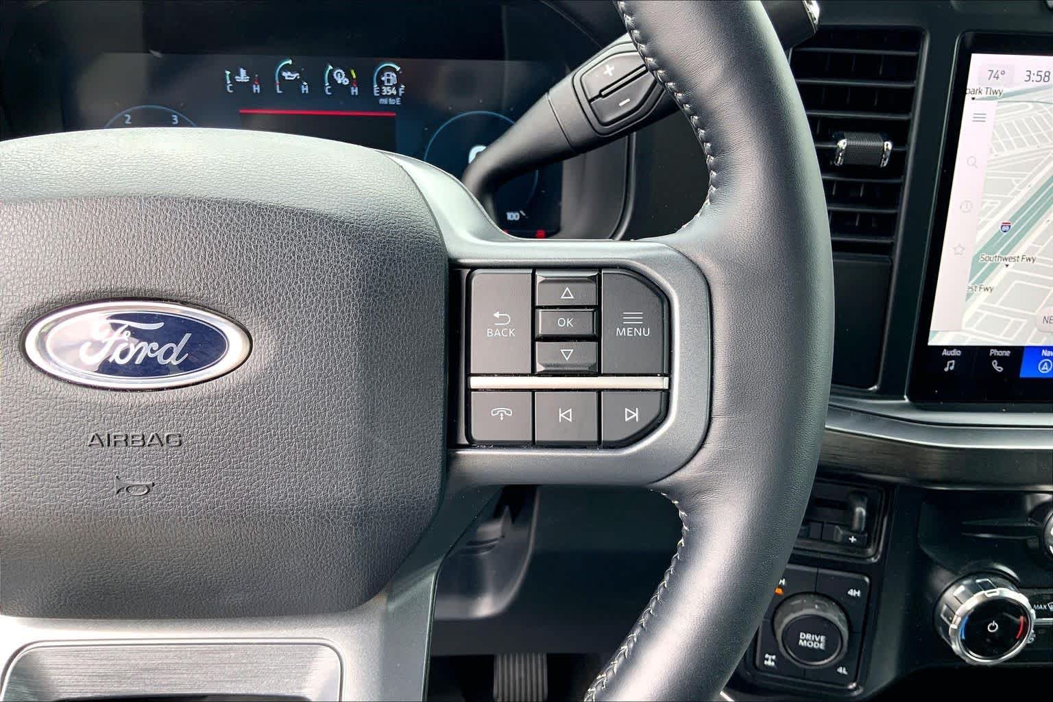 Used 2024 Iconic Silver Metallic Ford F-250 Pickup LARIAT image 25