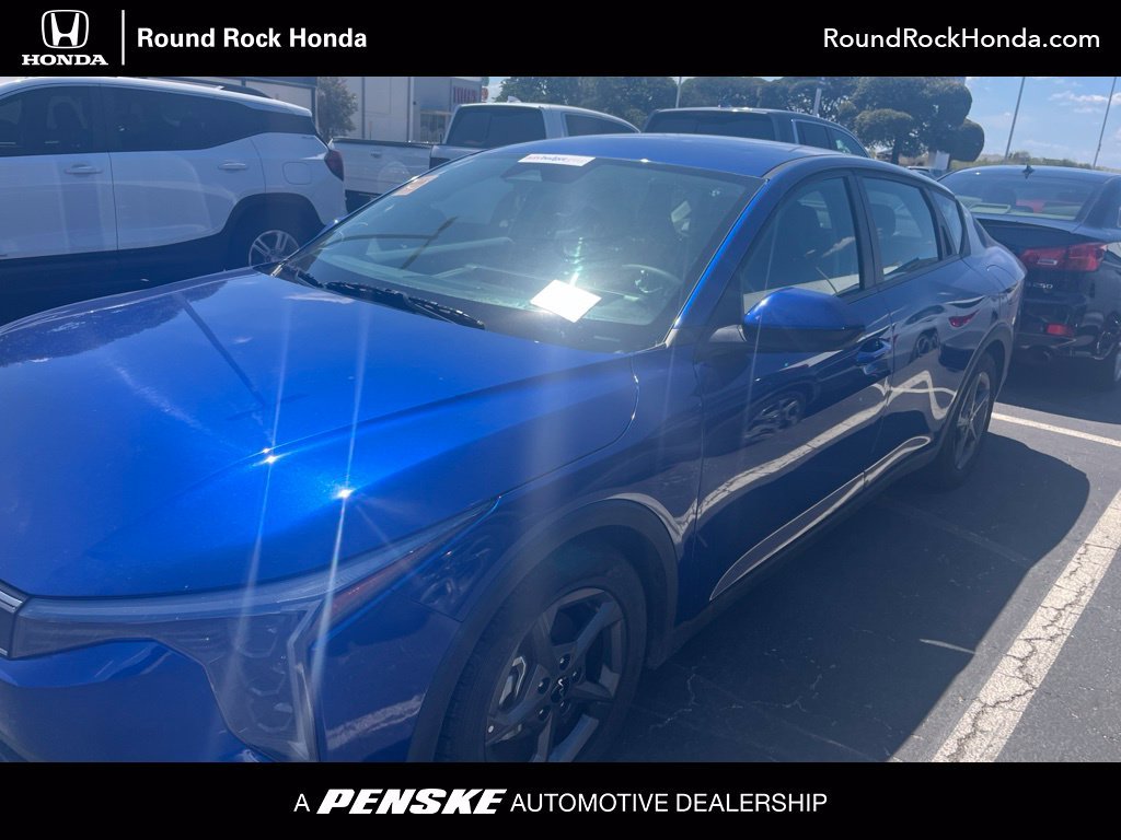 Used 2025 Deep Sea Blue Kia LXS image 1