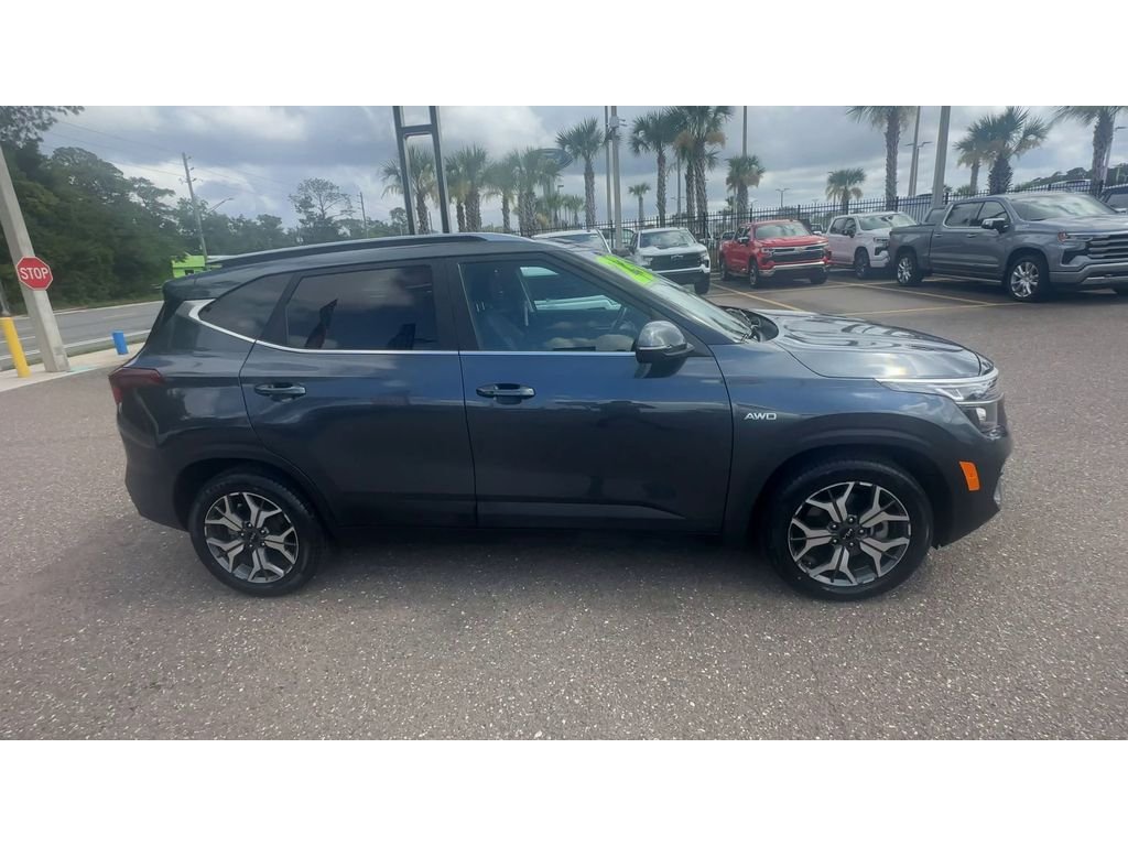 Used 2023  Kia EX image 9