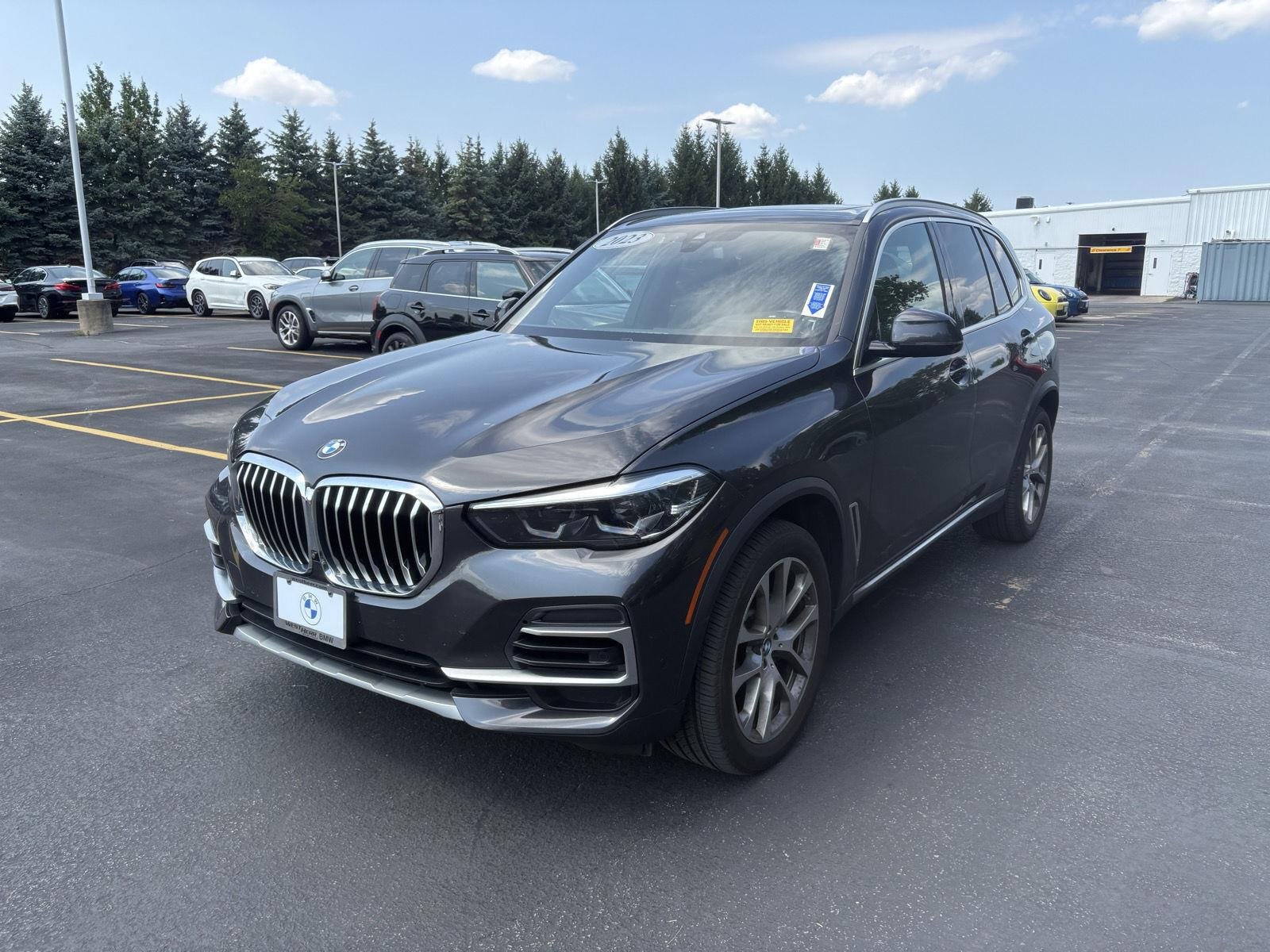 Used 2023 Dark Graphite Metallic BMW xDrive40i image 3