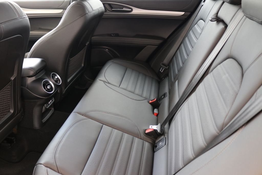 2025 Alfa Romeo Stelvio Base - Photo 21