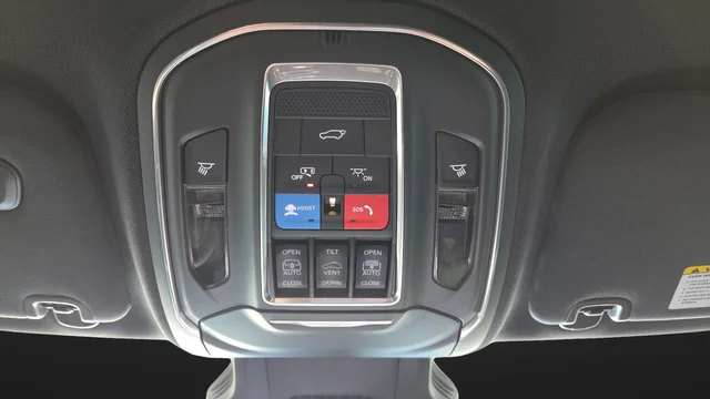 New 2026 Hydro Blue Pearl-Coat Exterior Paint Jeep Limited image 34