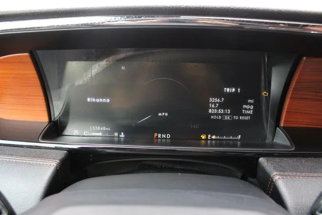 Used 2019 White Lincoln Reserve image 9