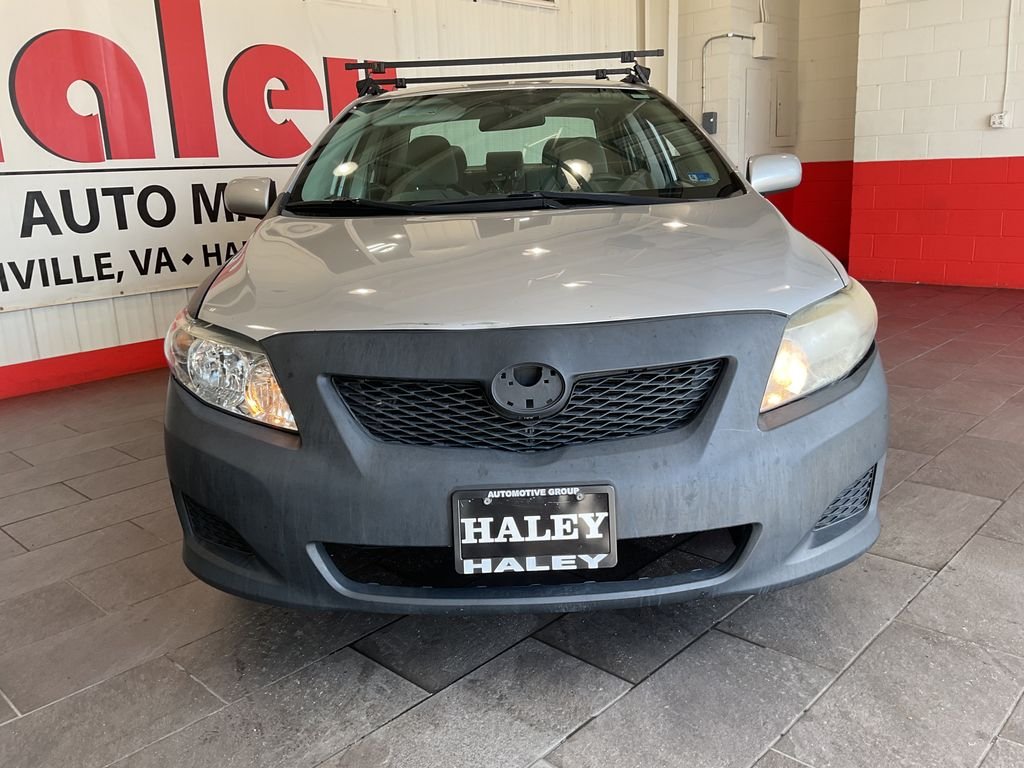 Used 2010  Toyota LE image 3