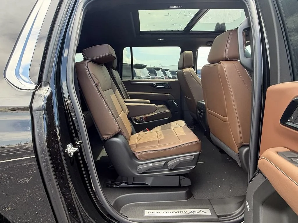 2026 Chevrolet Suburban High Country - Photo 16