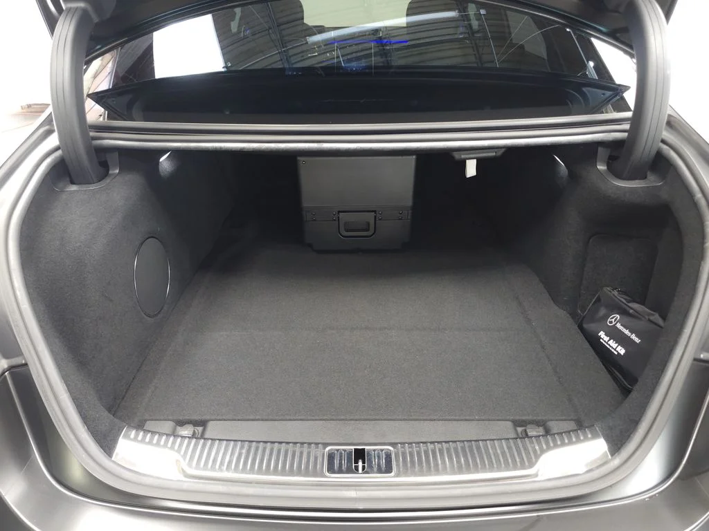 Used 2024 MANUFAKTUR Graphite Gray Magno Mercedes-Benz S 63 E AMG® image 35