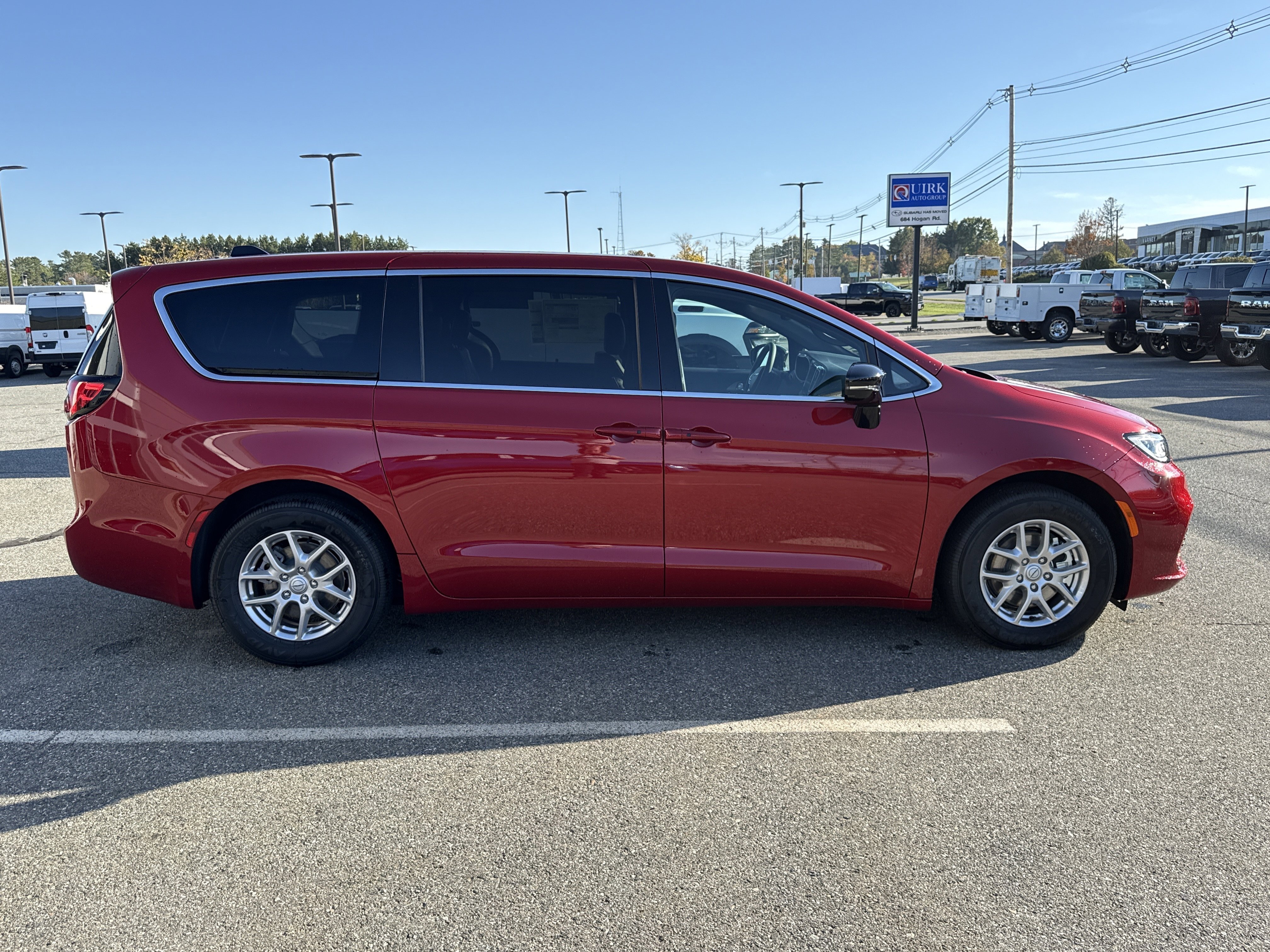 2026 Chrysler Pacifica Select - Photo 8